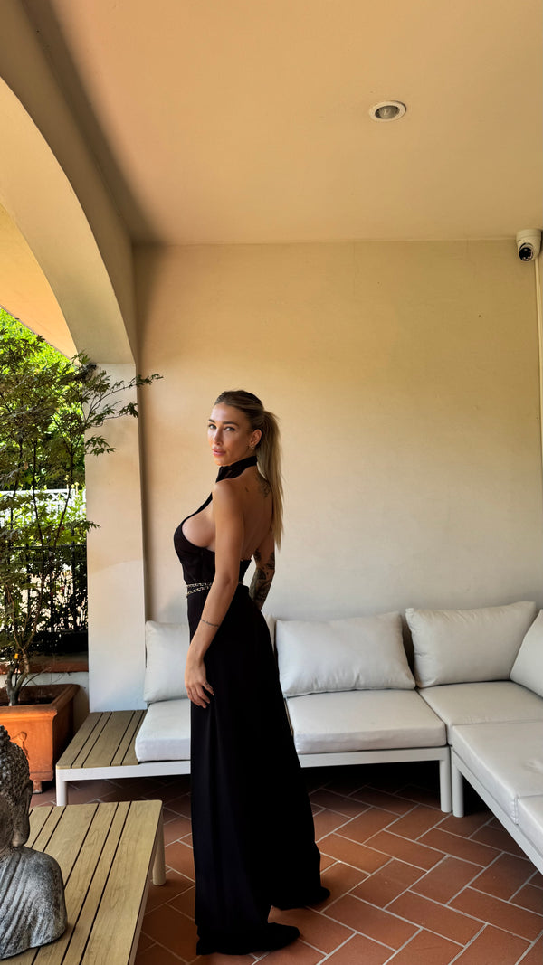 TUTA NAILA NERA